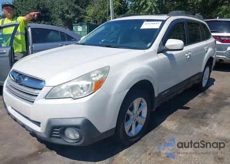 2013 Subaru Outback 2.5I Premium z USA, uszkodzony, nr VIN 4S4BRCGC4D3296382